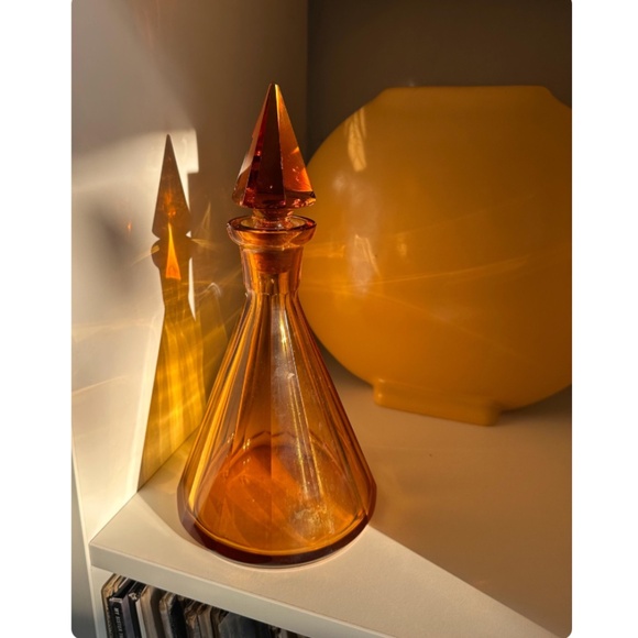 Vintage Art Deco • Amber Crystal Cut Glass Glass Large Prism Style Decanter - Picture 6 of 10